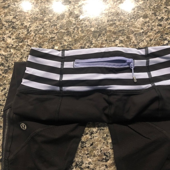 Lululemon Crop Leggings Size 6 - Picture 2 of 2
